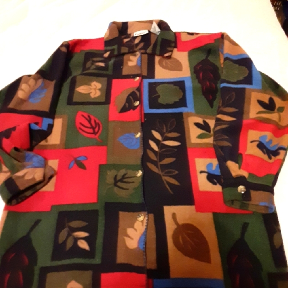 Capacity Shirt/Jacket Size Large